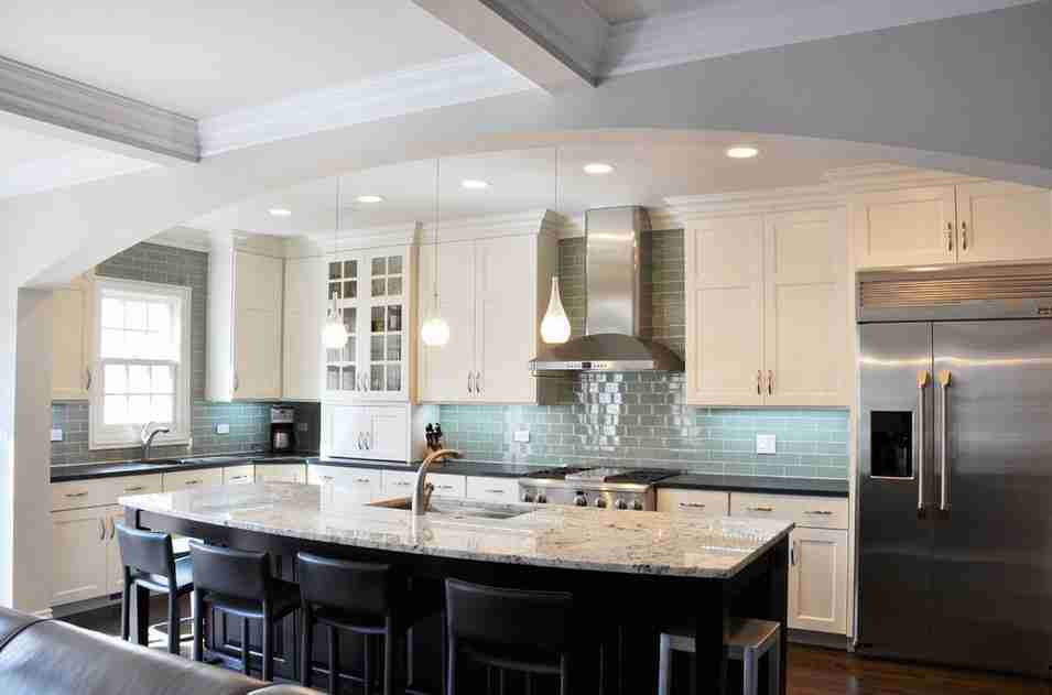 Three ways Two-Tone can Improve your Kitchen.