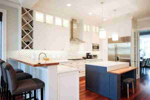 Kitchen Island Seating: How to Choose the Perfect Design for Your Remodel